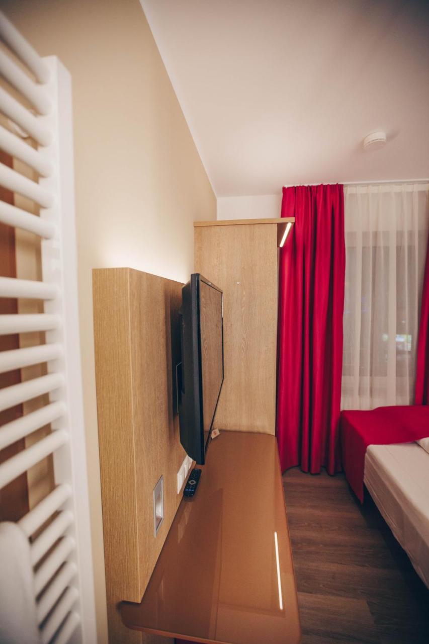 Hotel Luckys Inn ฮัมบูร์ก ภายนอก รูปภาพ