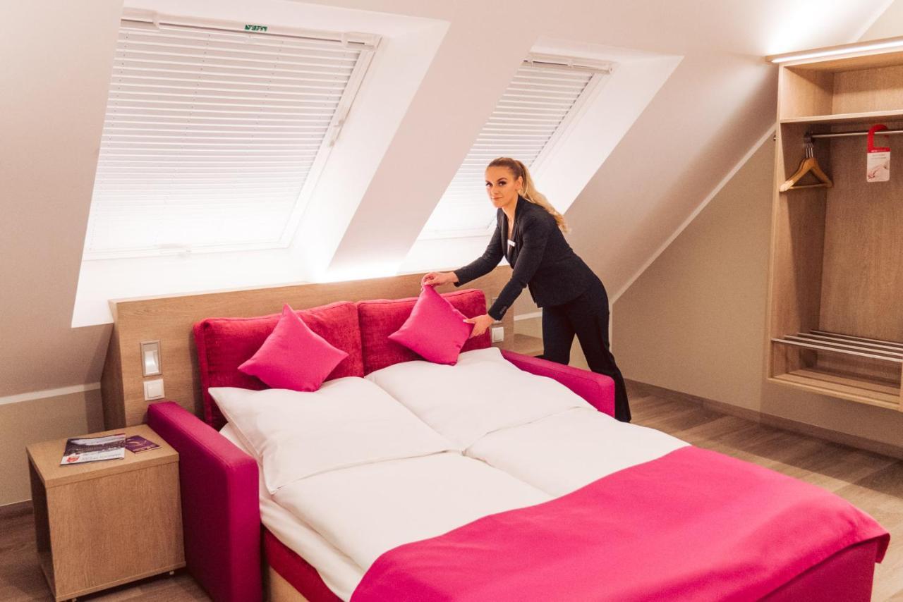 Hotel Luckys Inn ฮัมบูร์ก ภายนอก รูปภาพ